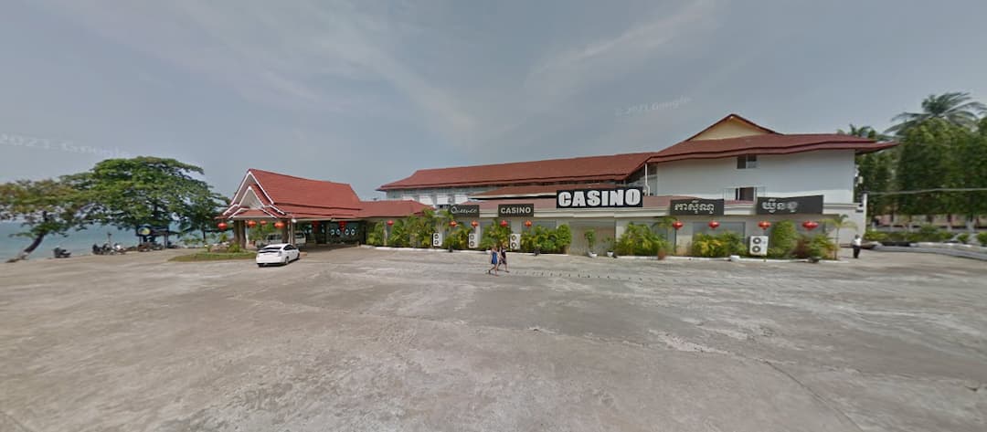 Khi đến Queenco Hotel and Casino bạn sẽ rất ấn tượng với thiết kế độc đáo